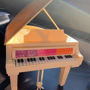 1981 Mattel - Barbie Doll Electronic Grand Piano - Really plays!